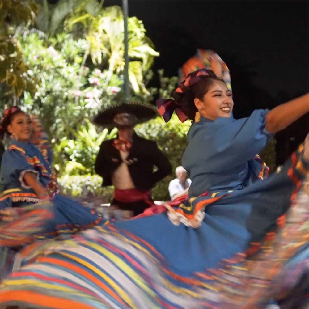 Producción de video + Fotografía + Diseño gráfico + Social media